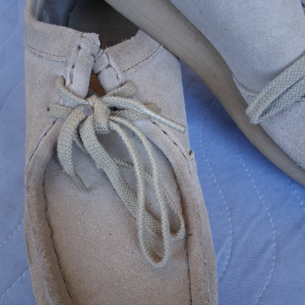 Clark Women's Suede Casual Wallaby Shoes in Light Beige - Picture 2 of 6